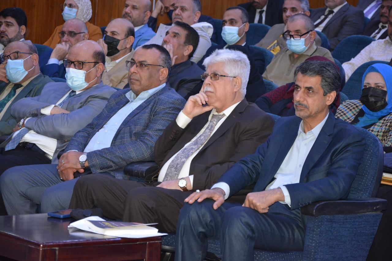 عميد كلية الصيدلة يحضر امسية علمية في جامعة البصرة على هامش مؤتمر ميناء الفاو الكبير